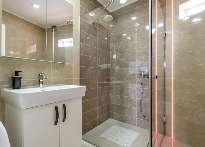 With Parking Space - 21075 Šibenik